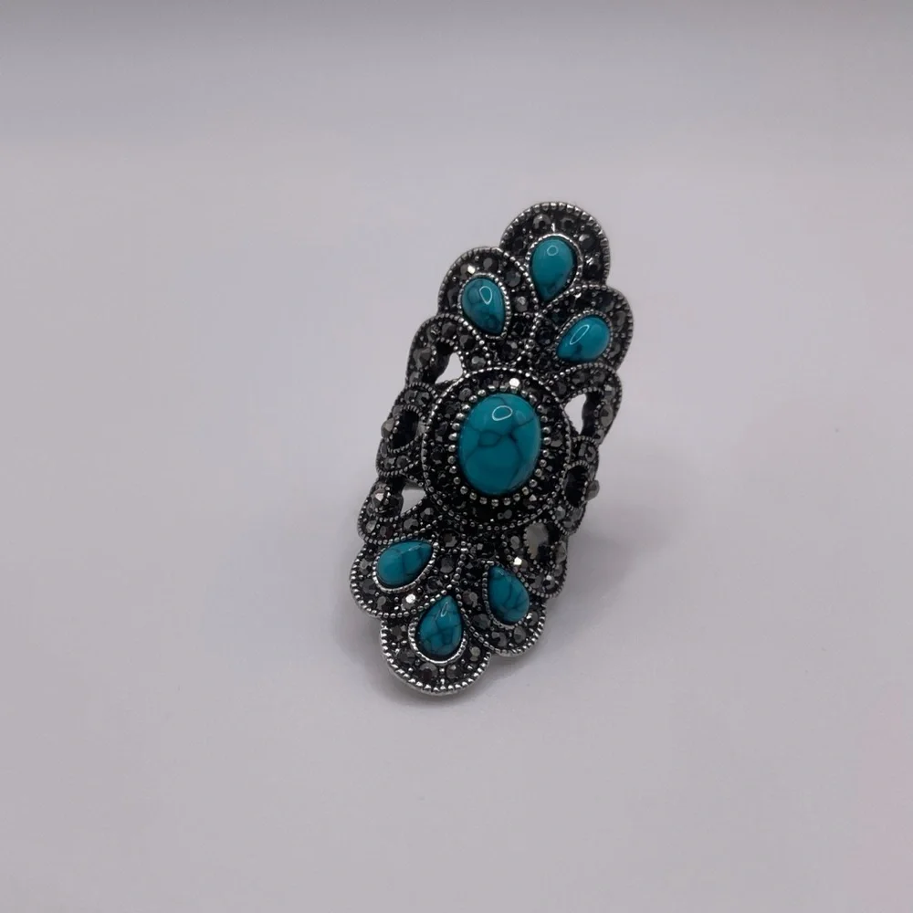 Silver toned BOHO peacock ring with Faux Turquoise Stones - Size 8